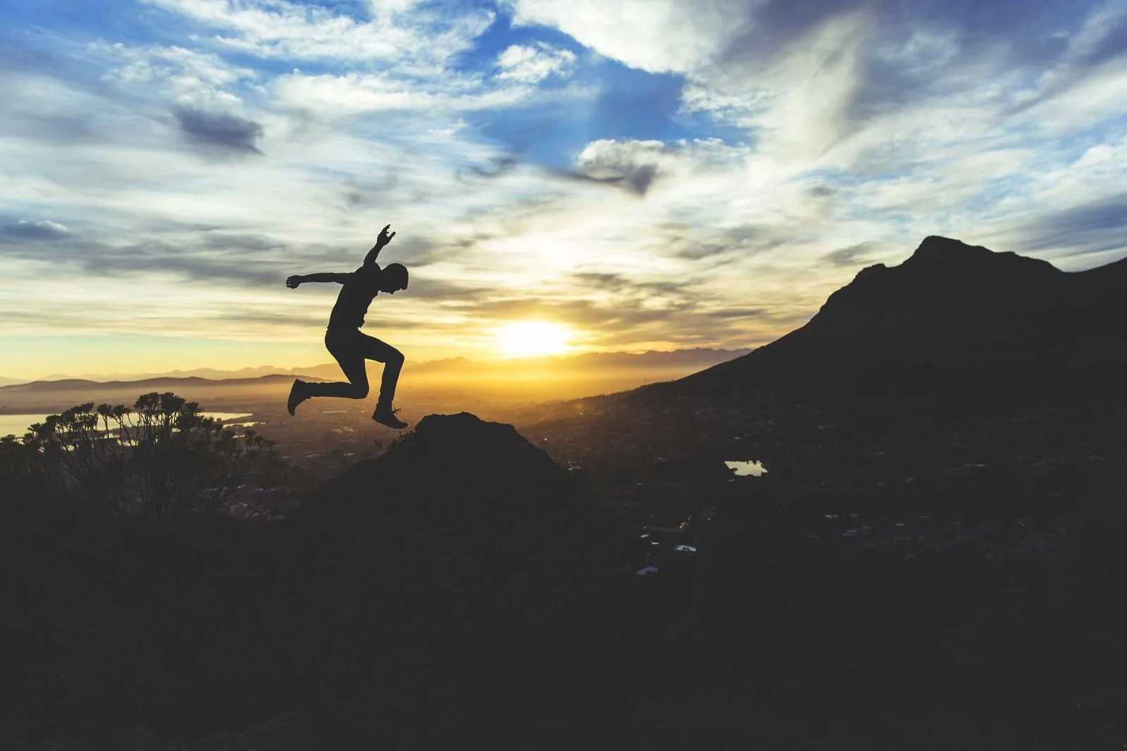 Best travel rewards credit card comparison of annual fees and perks