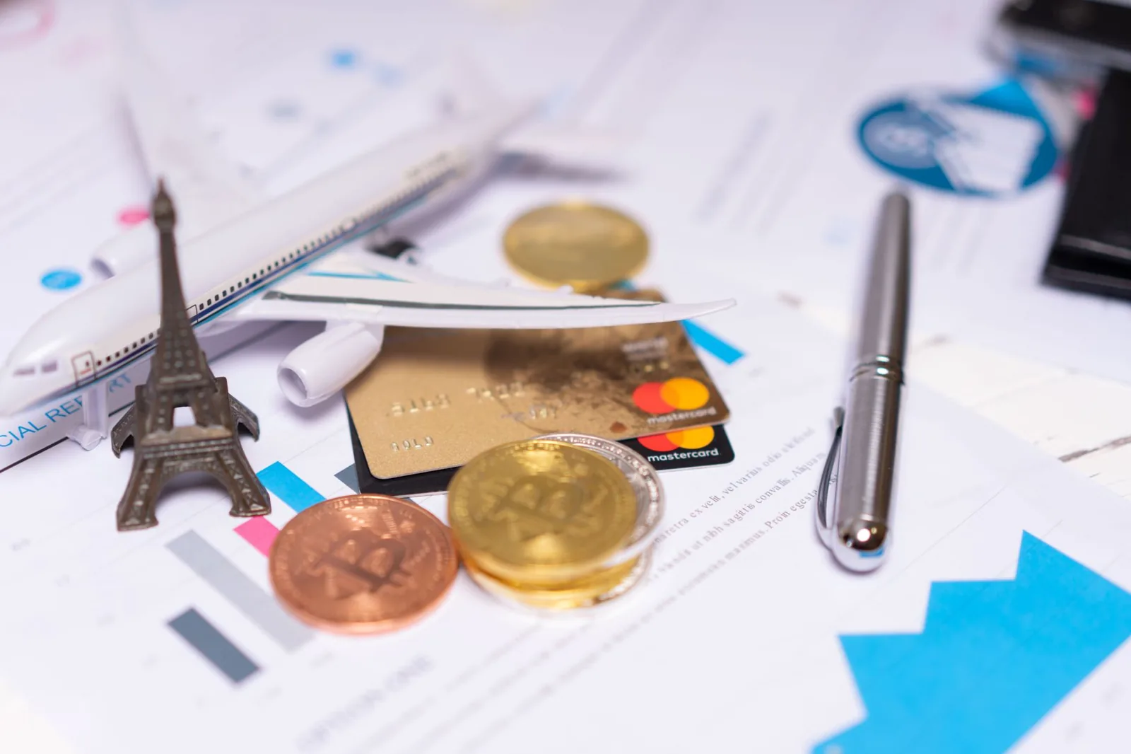 Best airline credit card review comparing annual fee and welcome bonus