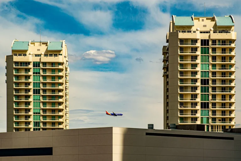 Cheap Flights to Vegas: How to Find the Lowest Fares in 2026